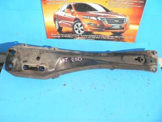 Балка подвески передняя Toyota Avensis 2004