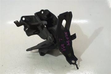 Запчасть подушка двигателя левая Toyota Vitz 2006