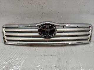 Решетка радиатора Toyota Avensis 2004