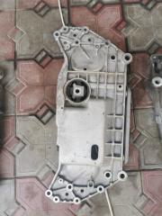 Запчасть кронштейн защиты двигателя Volkswagen Golf 2003