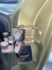 Запчасть петля двери задняя правая RENAULT KANGOO 2001 xz 1.6 Бензин контрактная Петля двери задняя правая RENAULT KANGOO 2001 xz 1.6 Бензин контрактная