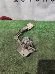 Фото запчасти замок капота Audi A6 2002 контрактная запчасть Запчасть замок капота Audi A6 2002