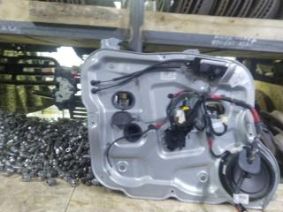 Замок двери Hyundai Santa Fe 2007