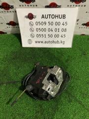 Фото запчасти замок двери передний левый Mercedes-Benz C-CLASS 2005 Б/У запчасть Запчасть замок двери передний левый Mercedes-Benz C-CLASS 2005