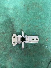 Запчасть крепление двери переднее правое Toyota Camry 2008