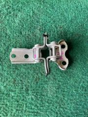 Крепление двери заднее левое Toyota Corolla 2010