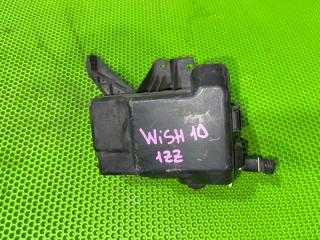 Блок предохранителей Toyota WISH 2004