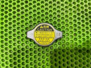 Крышка радиатора Toyota Vitz 2001 контрактная Крышка радиатора Toyota Vitz 2001
