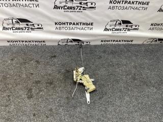Замок двери передний правый Toyota Vitz 2000
