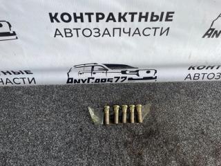 Запчасть шпилька задняя правая Mitsubishi Outlander 2010