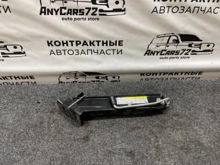 Запчасть поддомкратник Volkswagen Tiguan 2014
