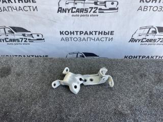 Крепление двери переднее левое Toyota Vitz 2000