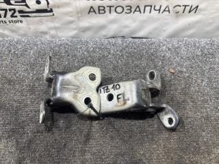 Крепление двери переднее левое Toyota Vitz 2000