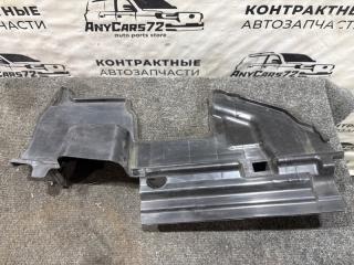Запчасть диффузор радиатора правый Toyota Camry 2013