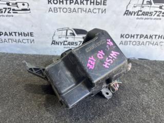 Блок предохранителей Toyota Wish 2004