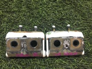 Петли багажника Infiniti QX56 2005 г [066]