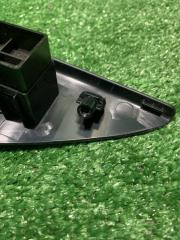 Кнопка стеклоподъемника задняя правая Forester 2014г [125] SJ5 FB20