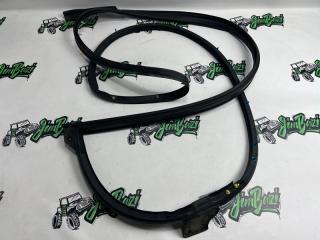 Уплотнительная резинка двери передняя правая Infiniti FX50 2011г [129]