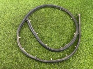 Уплотнительная резинка двери задняя правая Nissan Titan 2004г [146]