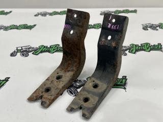 Кронштейн подножки правый Infiniti QX56 2012г [133]