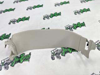 Обшивка двери багажника правая Infiniti QX56 2012г [133]
