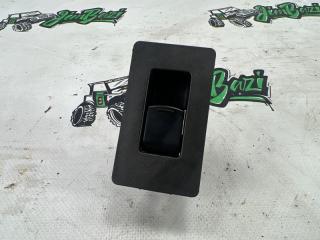 Кнопка стеклоподъемника задняя Infiniti QX56 2005г [161]