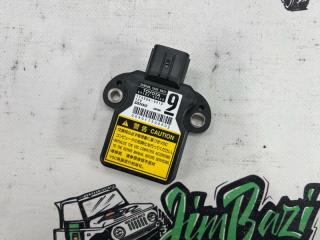 Запчасть датчик ускорения Lexus RC300h 2017г [126] 64557 км