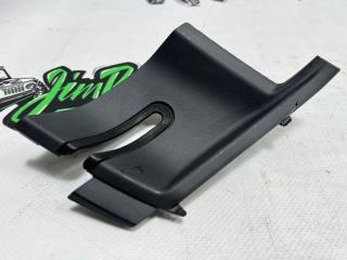 Уголок жабо левый Suzuki Jimny 2012г+