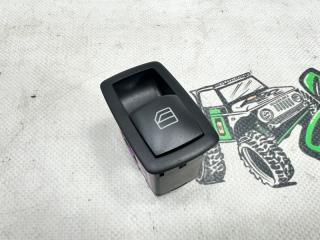 Запчасть кнопка стеклоподъемника передняя левая Mercedes Benz ML63AMG 2008г [175]
