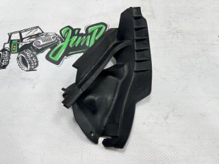Уголок жабо правый ML63AMG 2008г [175] W164 M156E63
