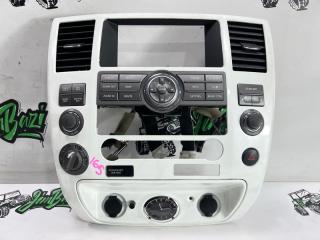 Консоль магнитофона Infiniti QX56 2007г [165]