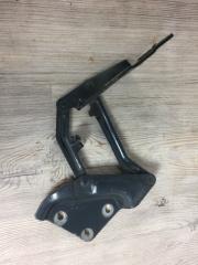 Петля капота передняя левая VW Touareg 2003-2010