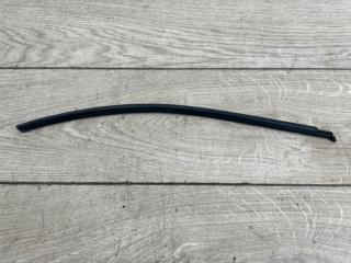 Запчасть уплотнитель двери Porsche Cayenne 2011-2017