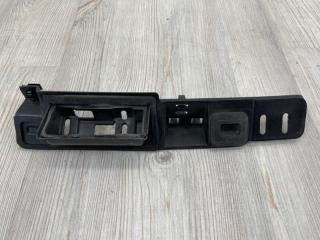 Запчасть кронштейн ручки Porsche Cayenne 2011-2017