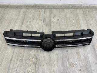 Решетка радиатора без значка VW Touareg NF 2010-2014