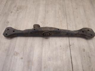 Балка крепления раздатки VW Touareg 2003-2010