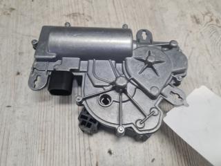 Двигатель доводчика двери багажного отсека VW Passat B8 2015-