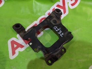 Фото запчасти крепление акб (корпус/подставка) Ford Focus 2011 контрактная запчасть Запчасть крепление акб (корпус/подставка) Ford Focus 2011