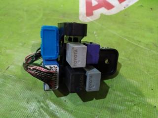 Запчасть блок реле Toyota Avensis 2006