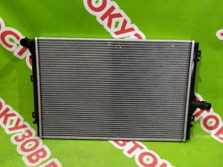 Запчасть радиатор охлаждения Volkswagen Passat 2011-2014