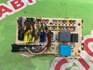 Запчасть блок предохранителей Toyota Avensis 2003