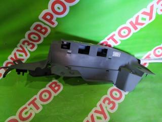Запчасть направляющая шторки (полки) багажника Ford Focus 2005-2011