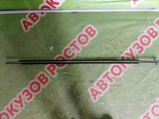 Запчасть накладка стекла переднего правого Toyota Avensis 2003-2008