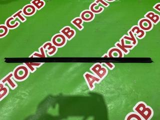 Запчасть накладка стекла переднего правого Opel Corsa 2006-2015