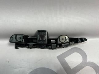 Запчасть кронштейн переднего бампера левый Volkswagen Passat 2010-215