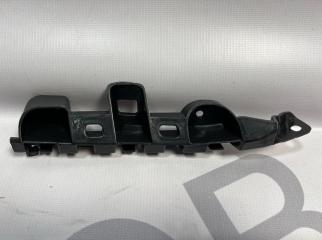 Запчасть кронштейн переднего бампера правый Volkswagen Passat 2010-215