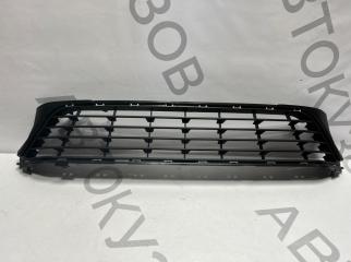 Запчасть решетка в бампер центральная Renault Logan 2018-