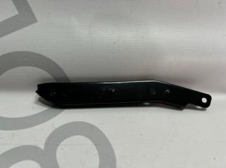 Запчасть кронштейн переднего бампера правый Skoda Octavia 2017-2020