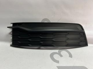 Запчасть решетка противотуманной фары правая Skoda Rapid 2017-2020