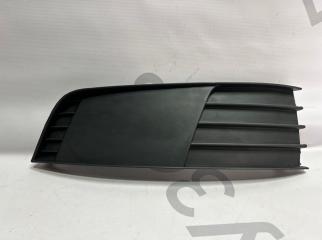 Запчасть заглушка бампера переднего левая Skoda Octavia 2013-2017